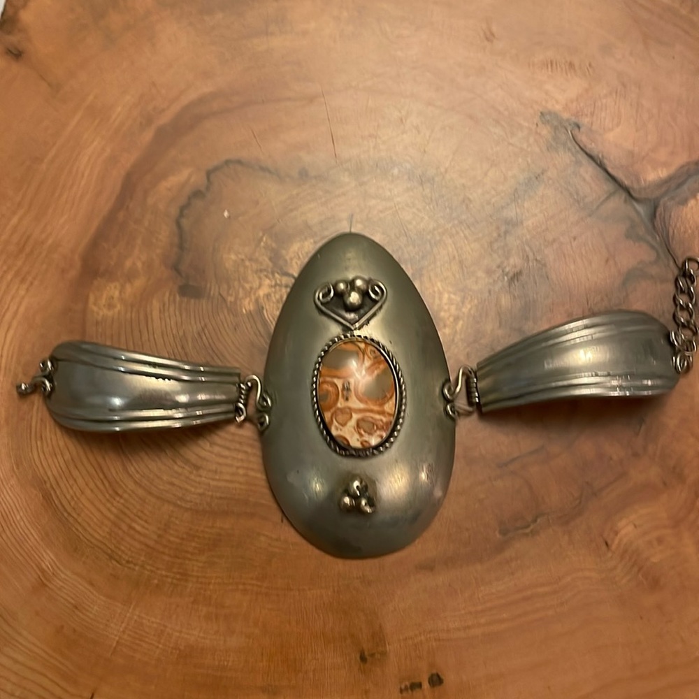 Costume jewelry bracelet